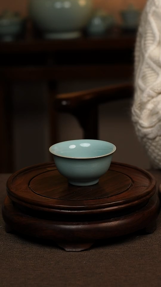 瓷片天青色压手杯80ml微瑕不带礼盒