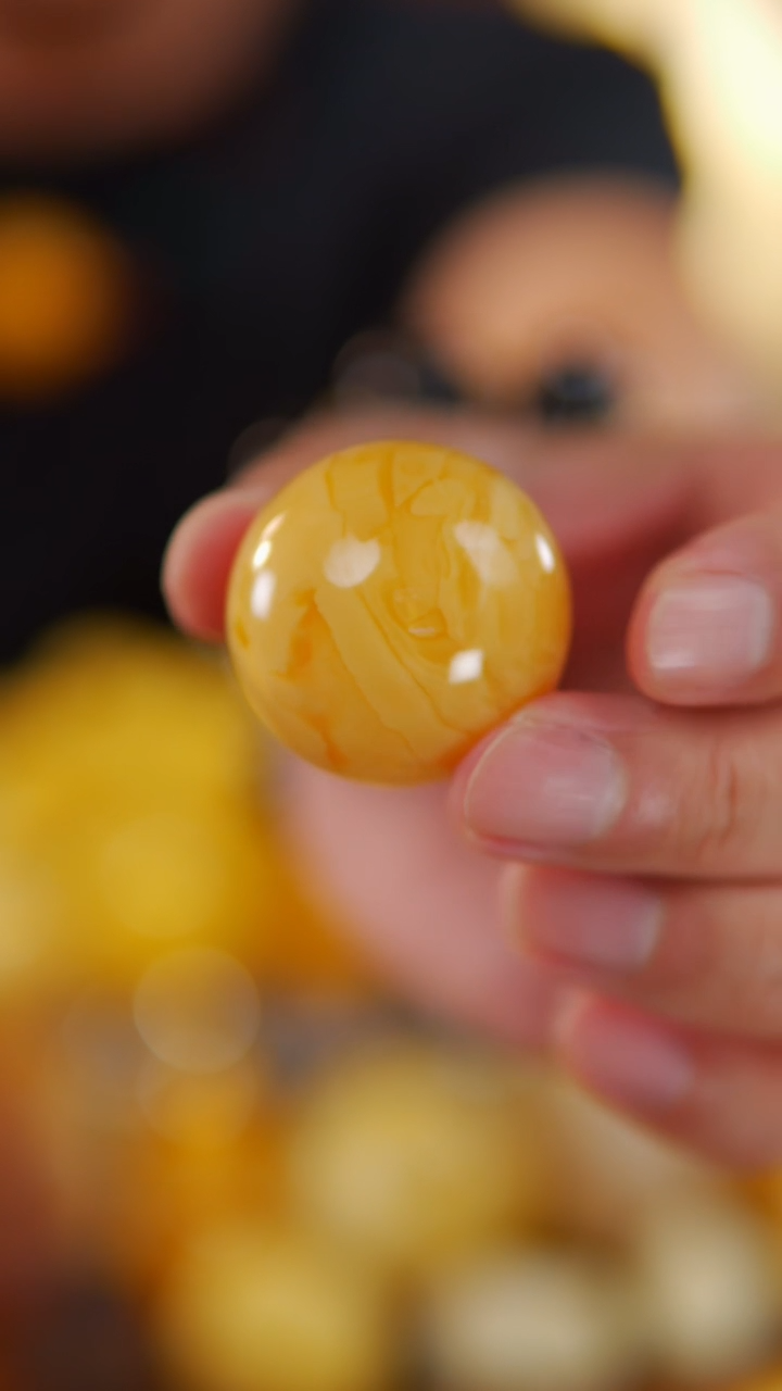 未镶嵌颈饰蜜蜡23.6焦皮料圆珠34.7mm
