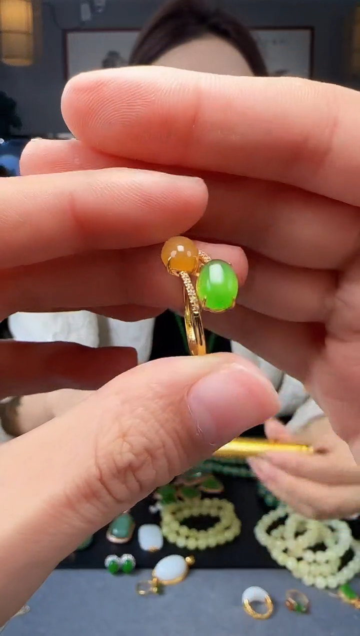 【闪购商品】和田玉戒指18K金镶嵌1