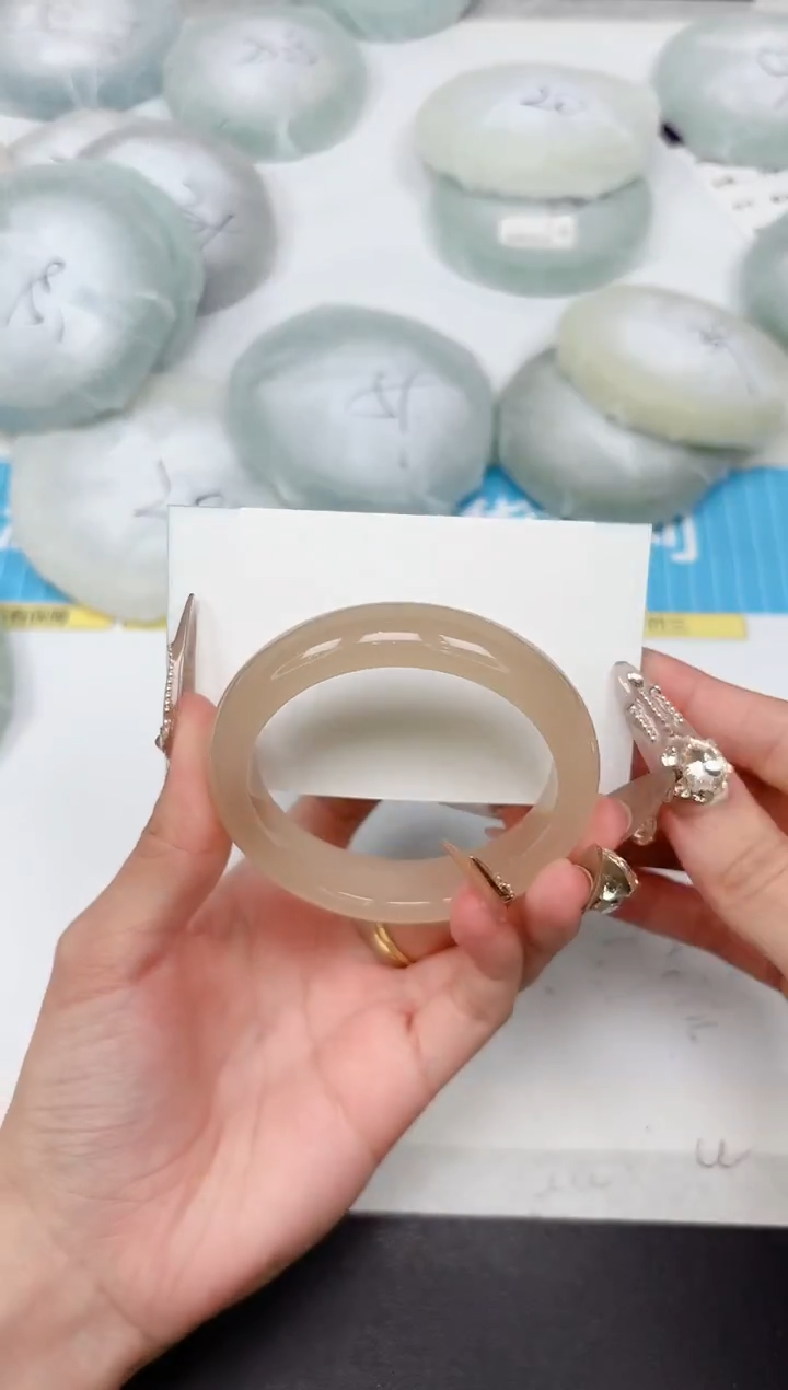 石英质玉手镯未镶嵌366-54.4