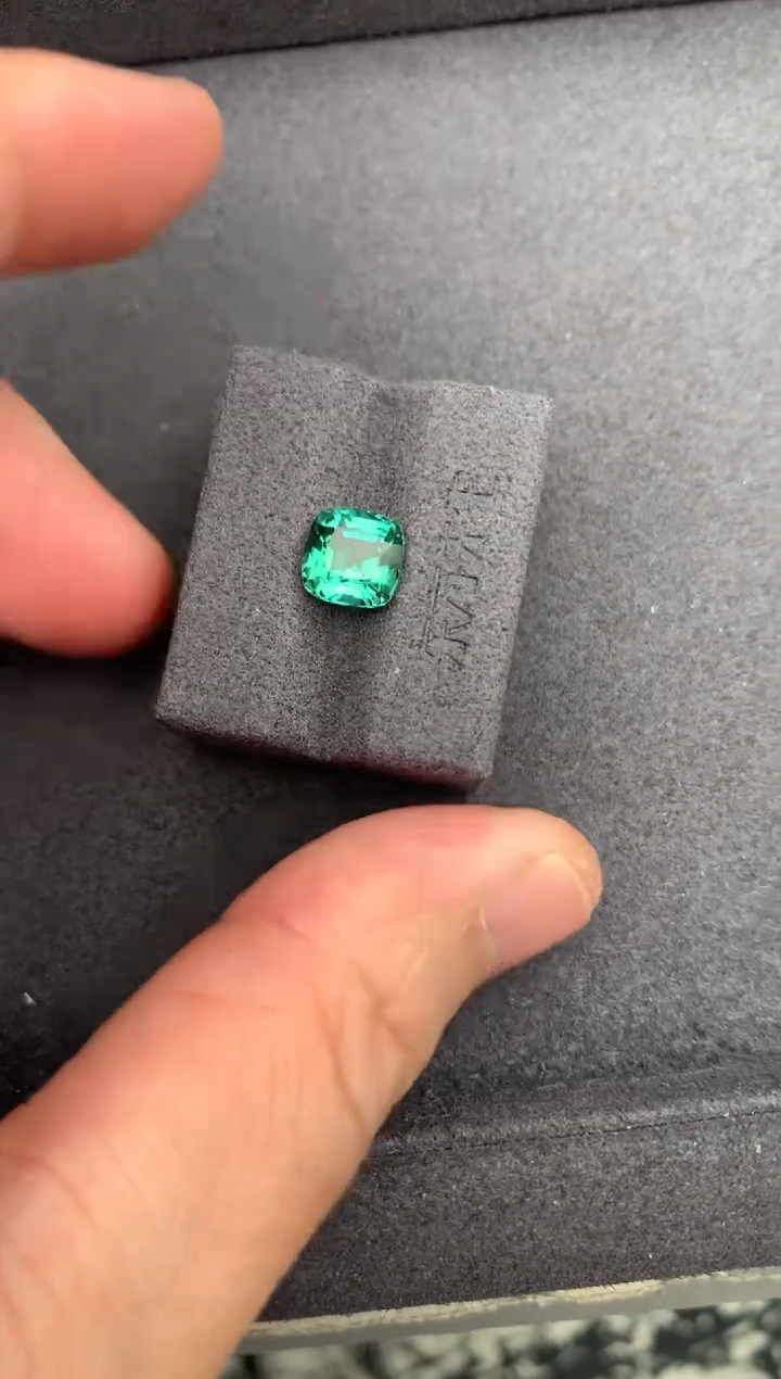 未镶嵌珠宝半成品碧玺1.8ct拉贡 BE 定制