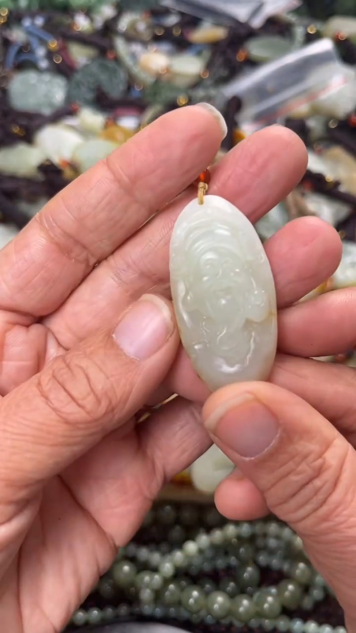 【闪购商品】和田玉颈饰未镶嵌多样性发货没有证书拍一发一有瑕