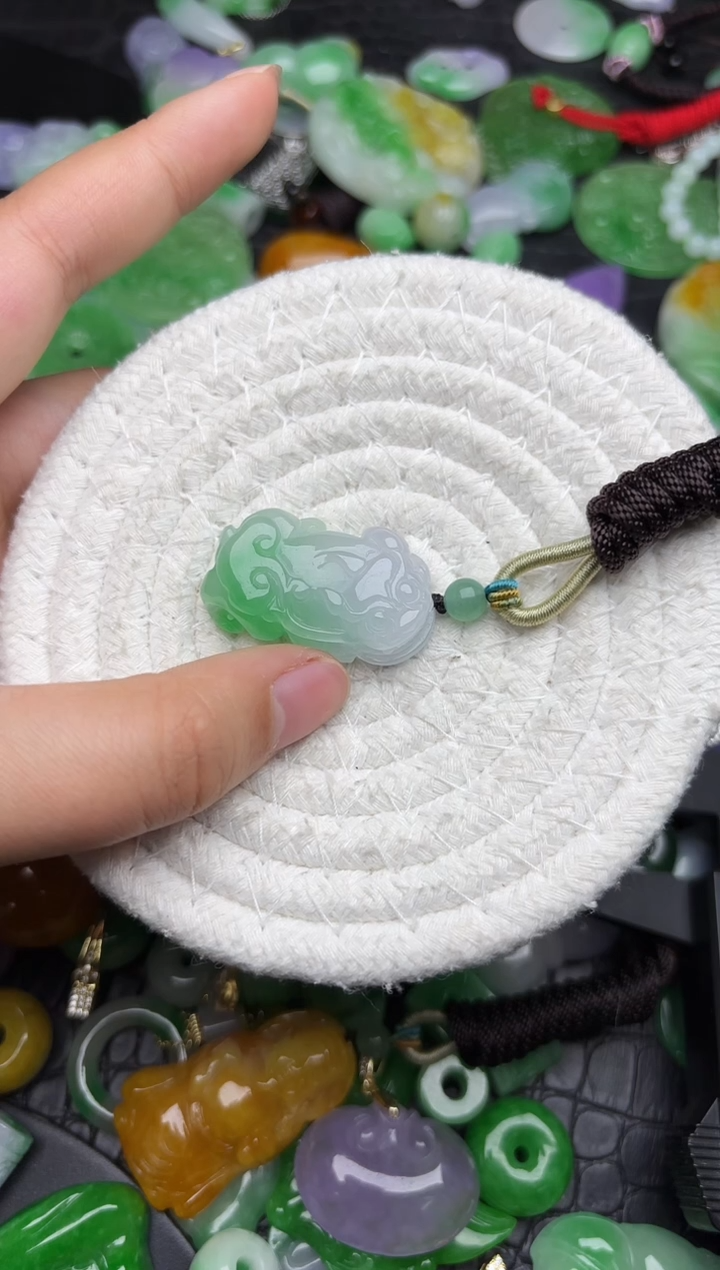 颈饰未镶嵌翡翠缅甸翡翠吊坠