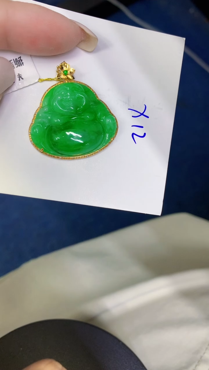 颈饰18K金镶嵌翡翠缅甸天然翡翠A货