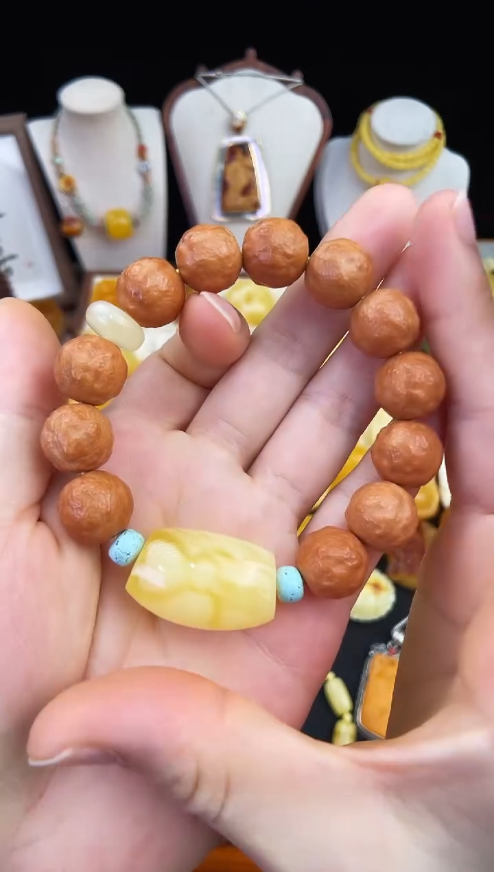 琥珀未镶嵌珠宝奇石拉****尤柒月