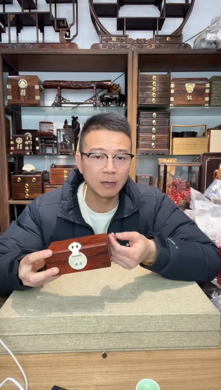 乌木类书架803小叶紫檀平镶铜翻盖盒