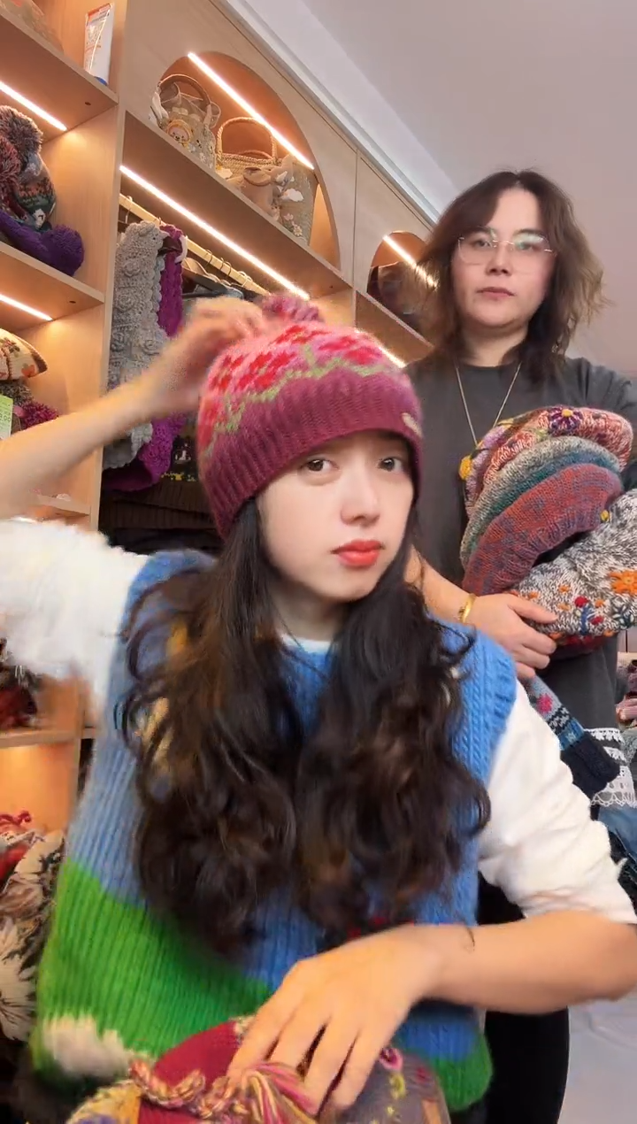 羊毛美利奴粉色海棠花单球帽