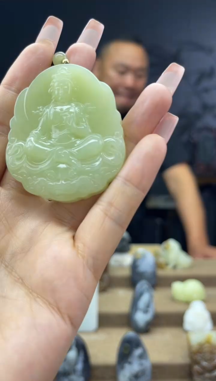 颈饰未镶嵌和田玉1