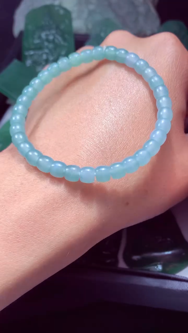 未镶嵌定制翡翠人**爱天然缅甸翡翠A货吊坠多样性发货其一