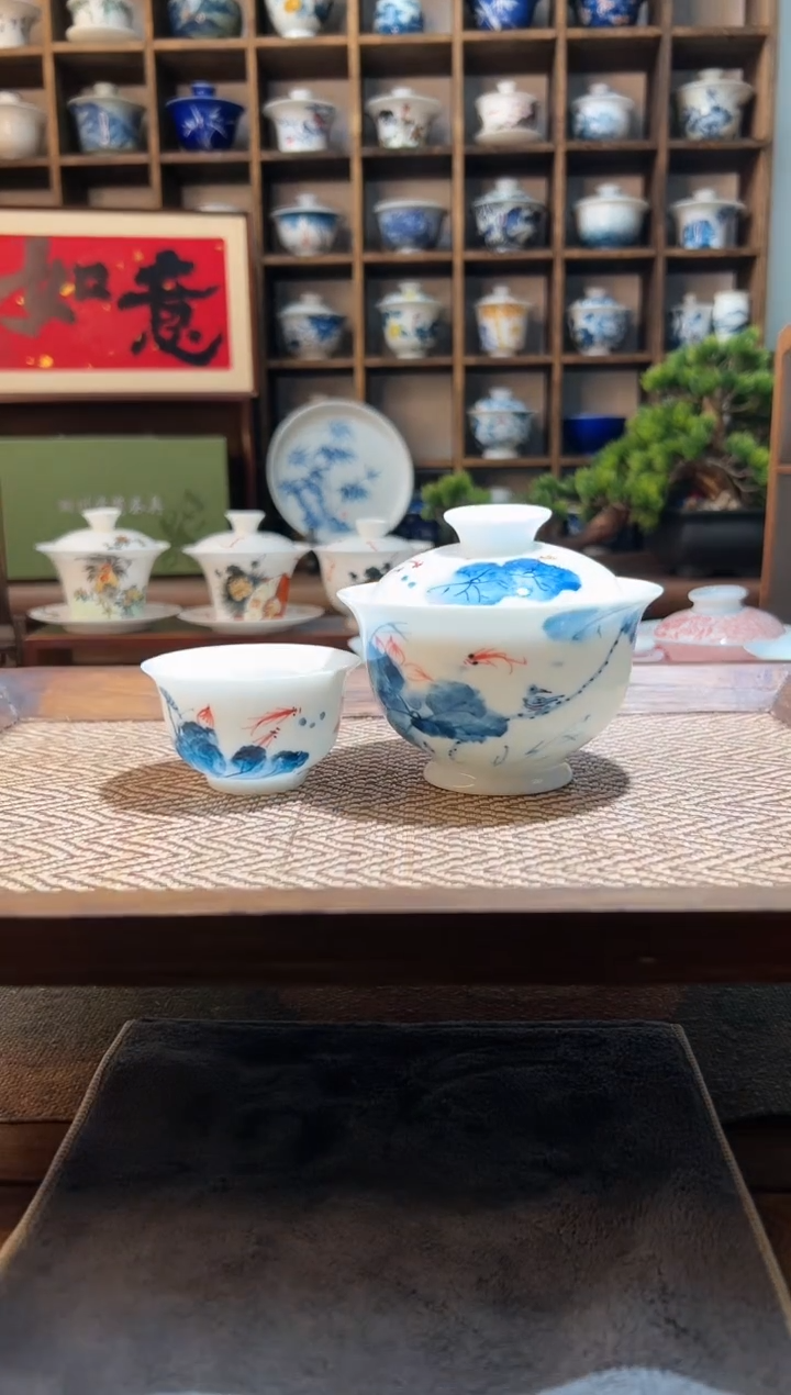 【闪购商品】手绘荷花锦鲤大盖碗+送一杯