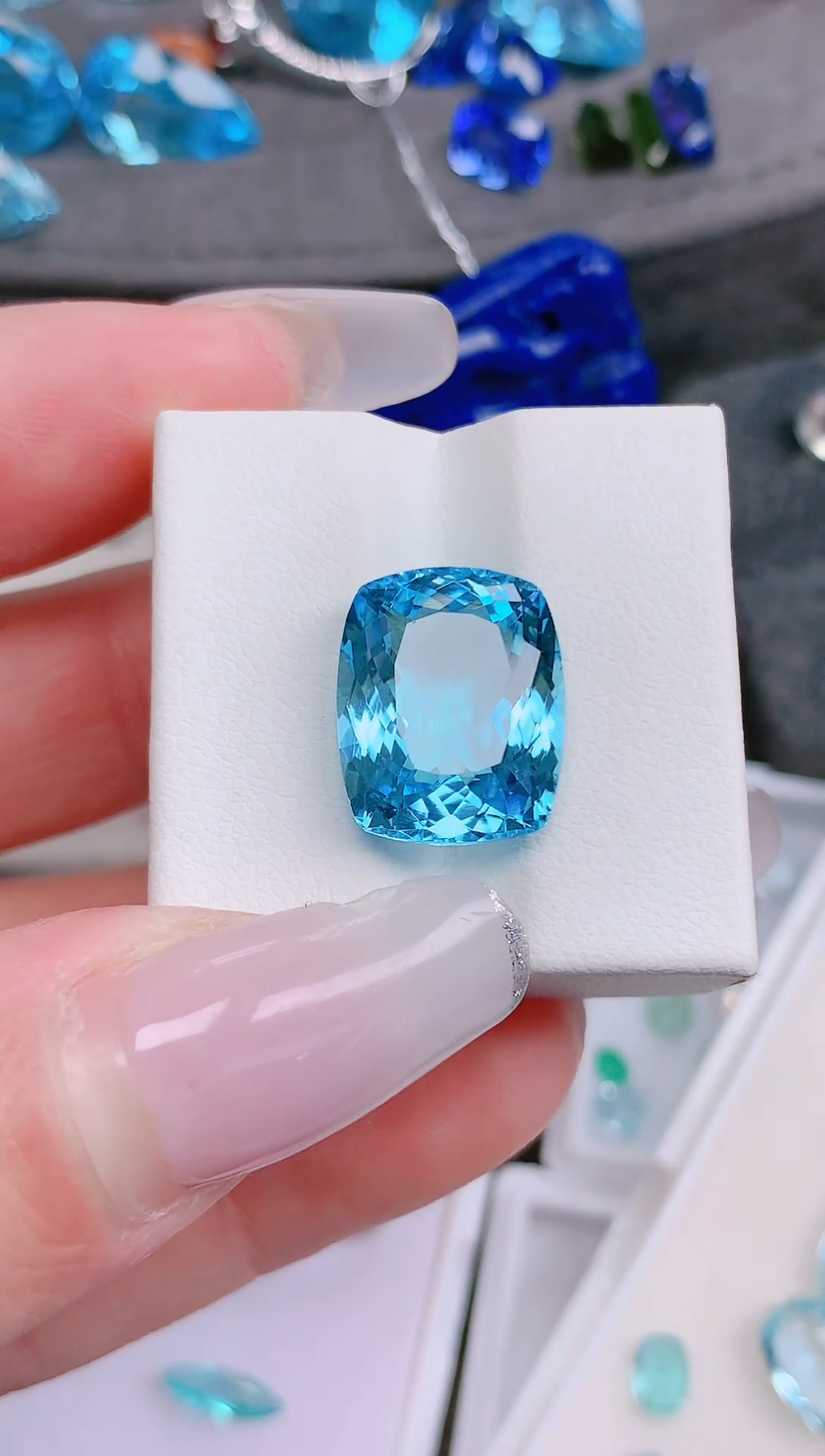 托帕石裸石天然伦敦蓝色12.37ct