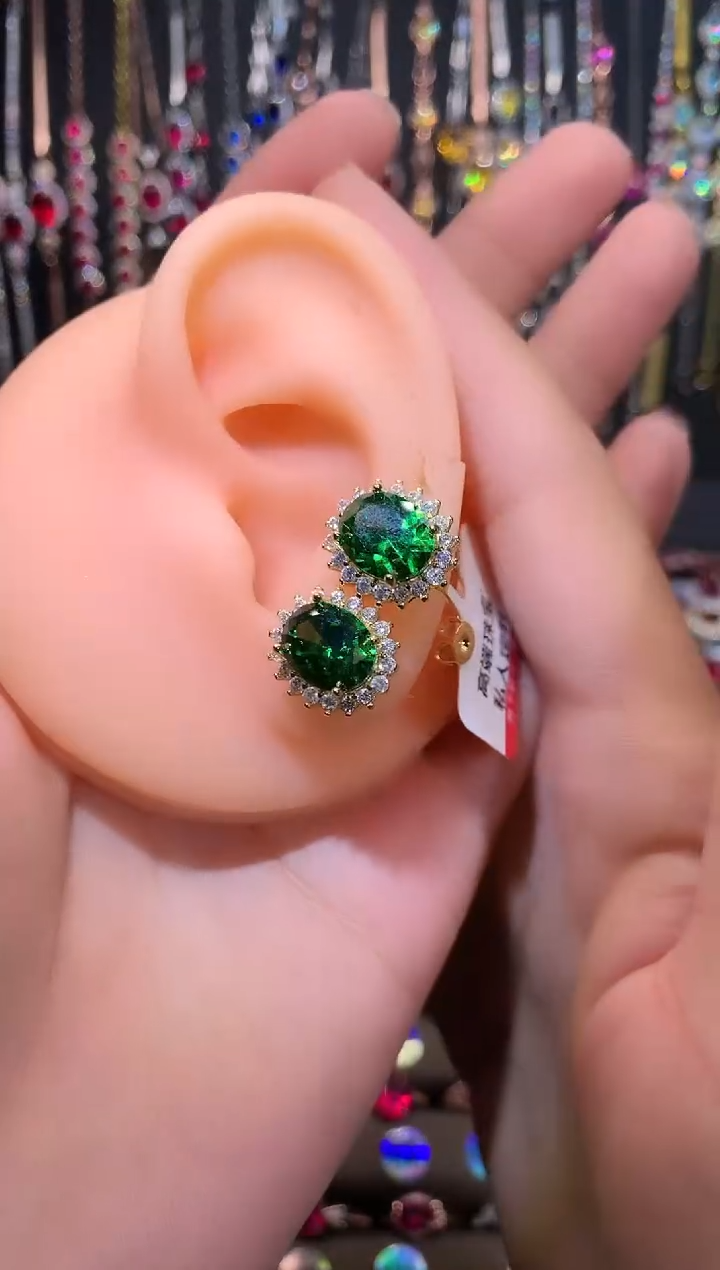 【闪购商品】透辉石耳坠银S925镶嵌金色810