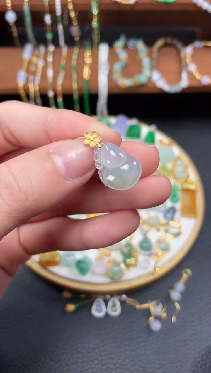 【闪购商品】翡翠吊坠(不含链)18K金镶嵌一个   JK633