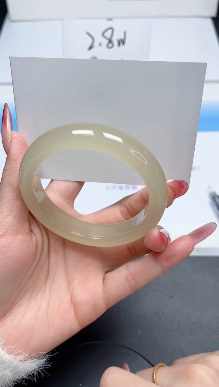 【闪购商品】石英质玉手镯未镶嵌096/56