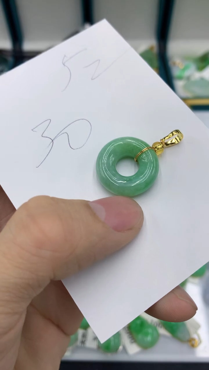 【闪购商品】翡翠颈饰未镶嵌111111111