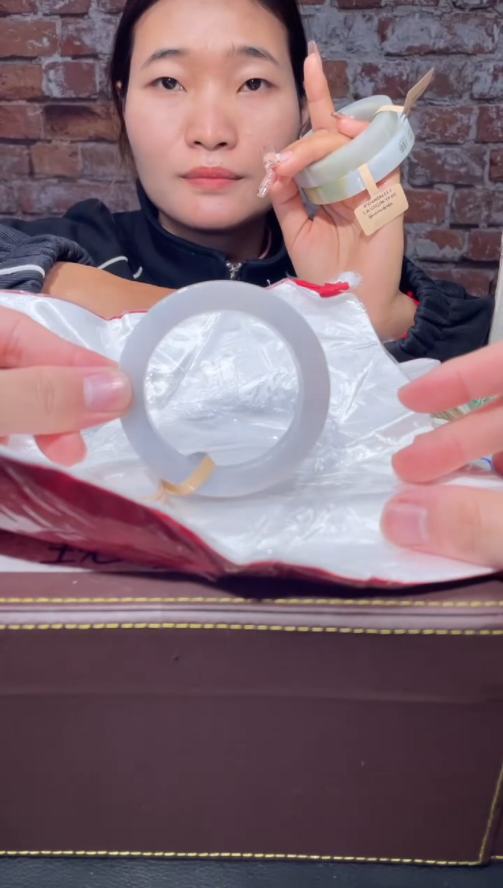 【闪购商品】定制翡翠手镯未镶嵌发一件/DDI02466