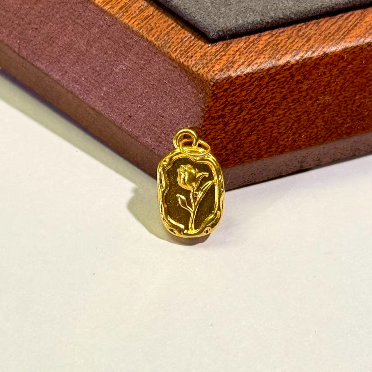 足金999郁金香花牌CH6735