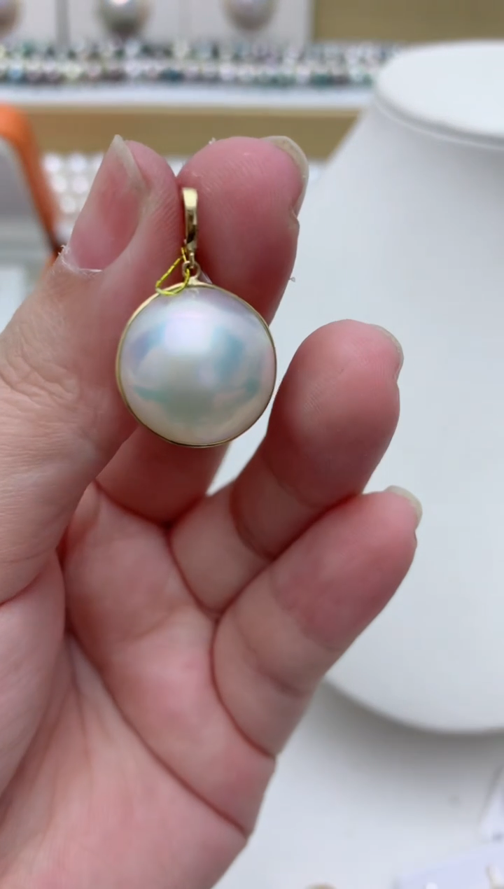 【闪购商品】拼合珍珠（马贝珠）颈饰18K金镶嵌q87 