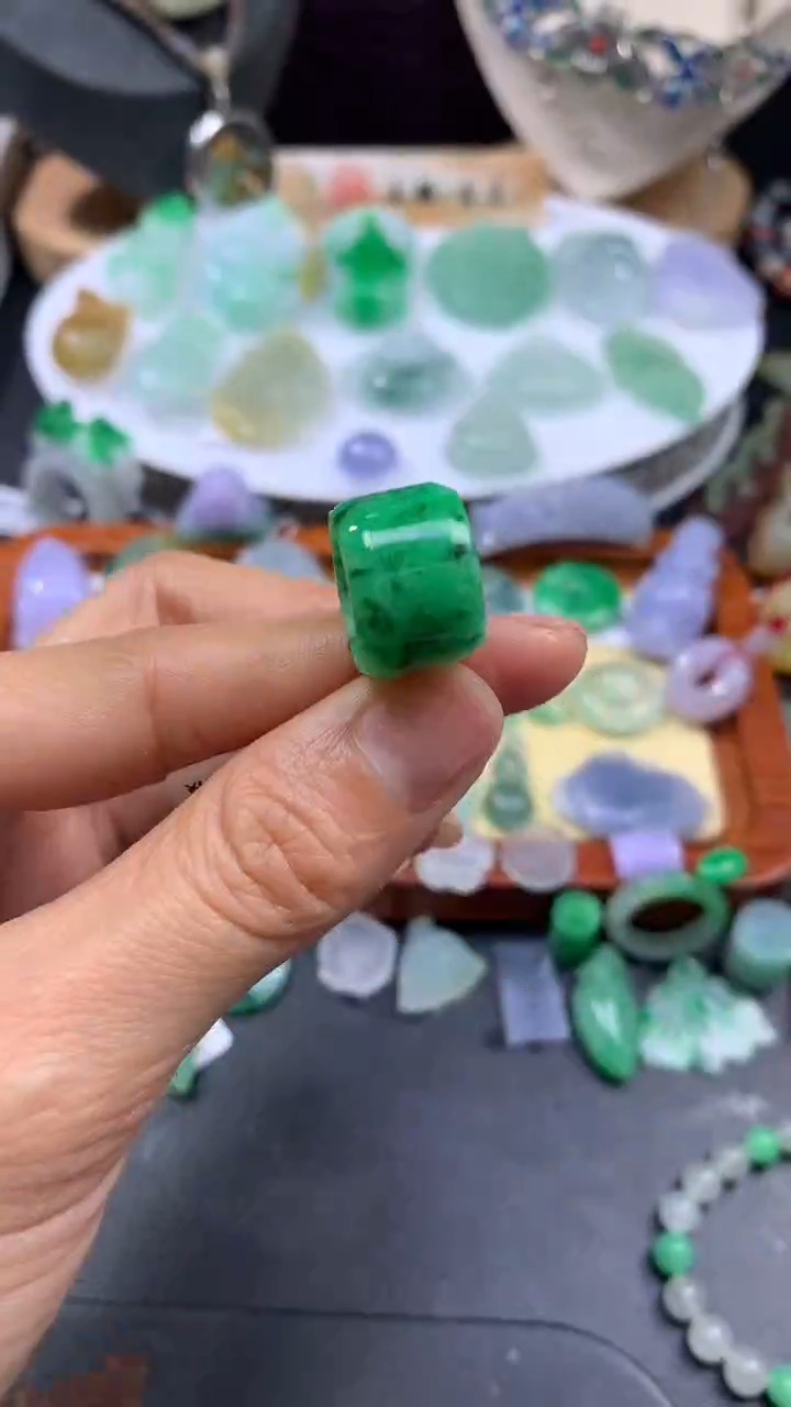 【闪购商品】定制翡翠未镶嵌翡翠