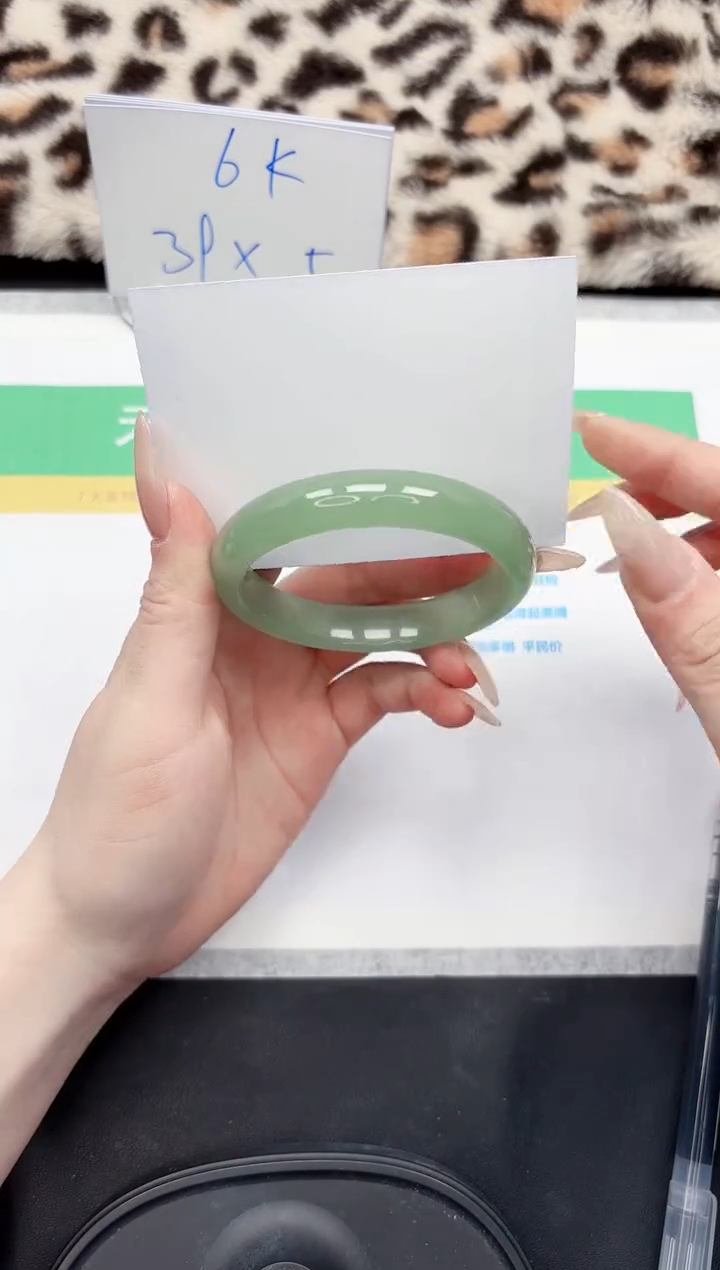 【闪购商品】石英质玉手镯未镶嵌98-55