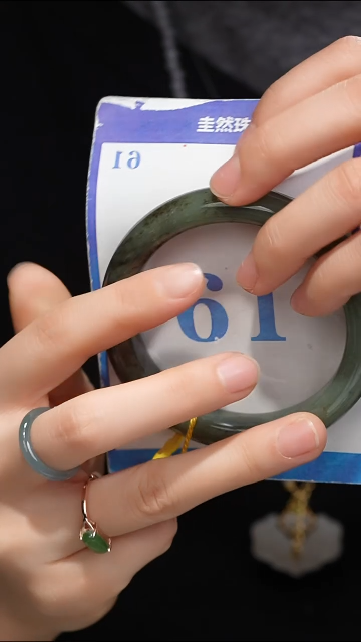 未镶嵌手镯和田玉053