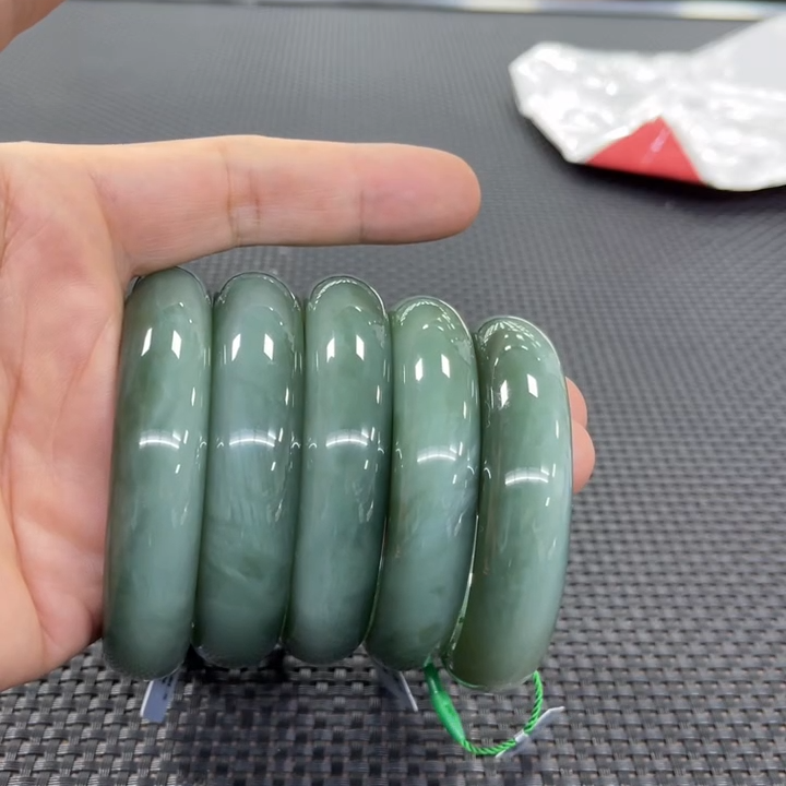 【老郑家】和田玉手镯一支 (多样性发1件)