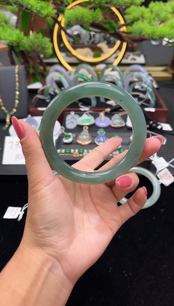 未镶嵌手镯翡翠手镯