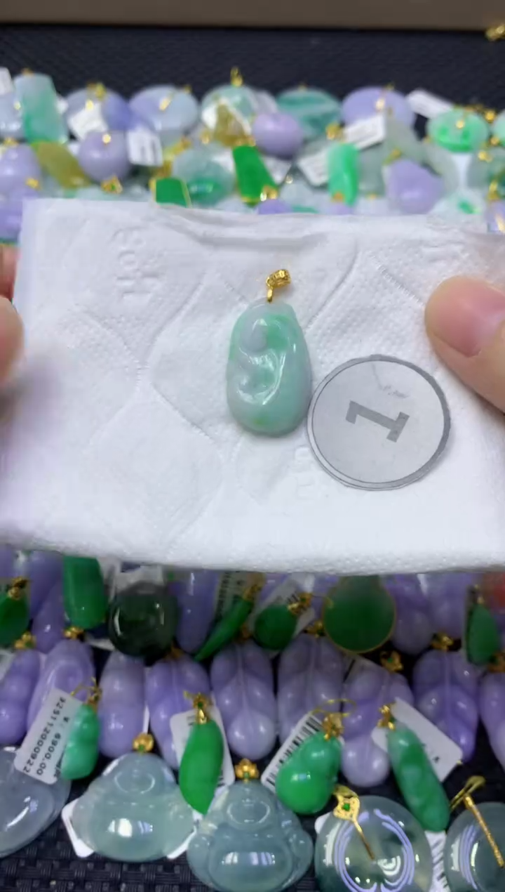 颈饰未镶嵌翡翠天然缅甸翡翠A货
