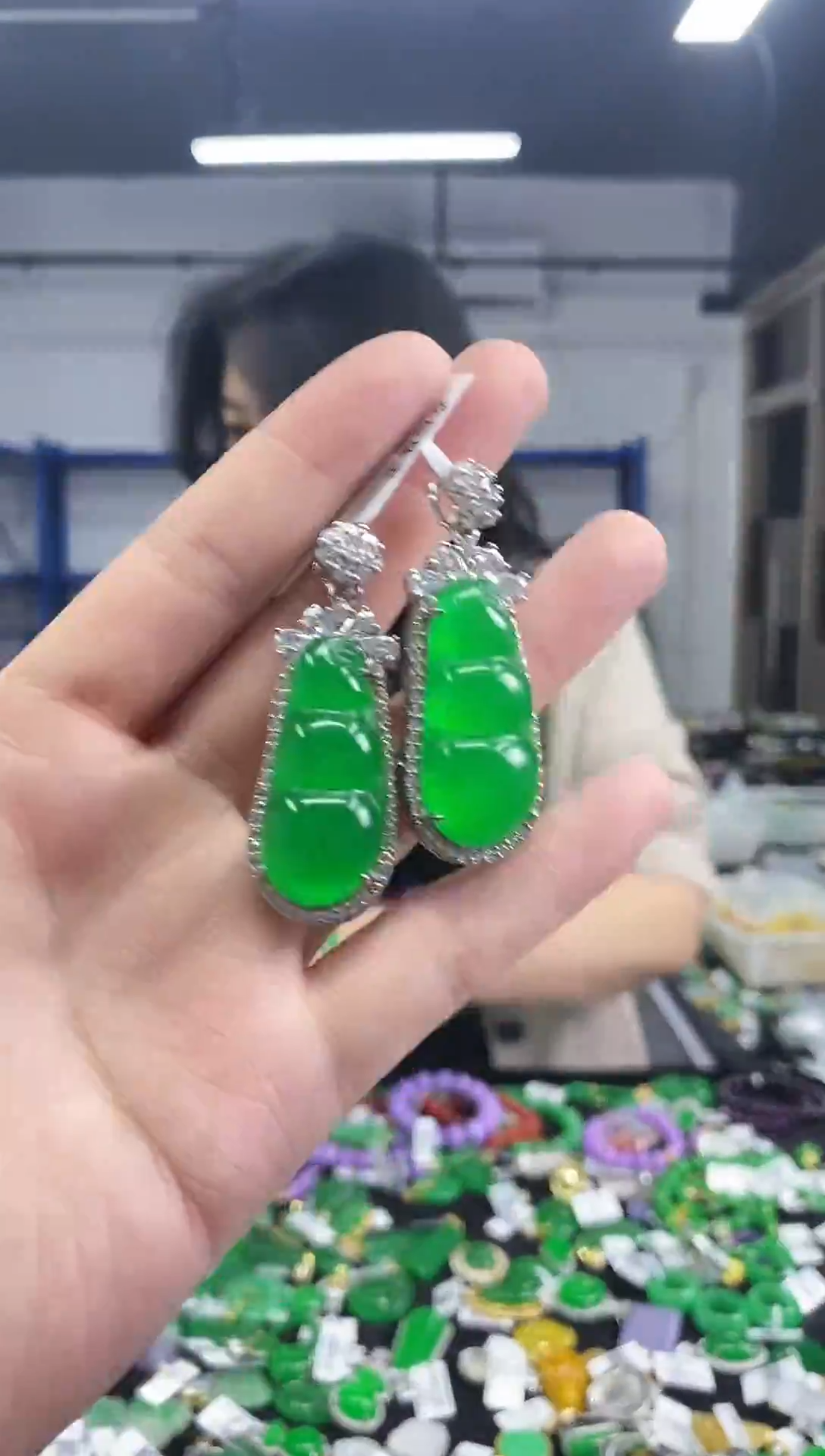 颈饰未镶嵌翡翠 多样性发其一颜色微差