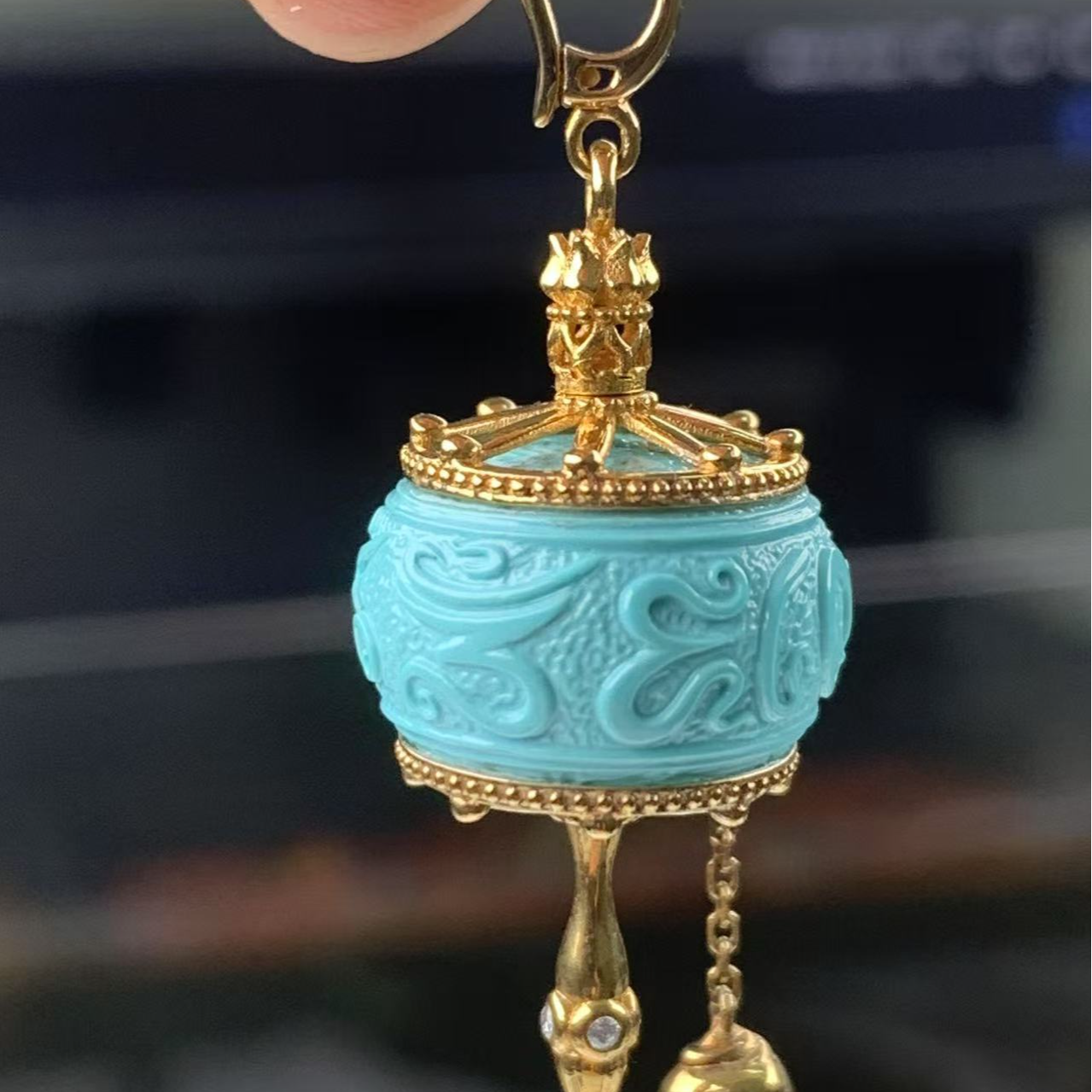 天然原矿绿松石玉化18k 金镶钻转经筒挂坠吊坠镶嵌