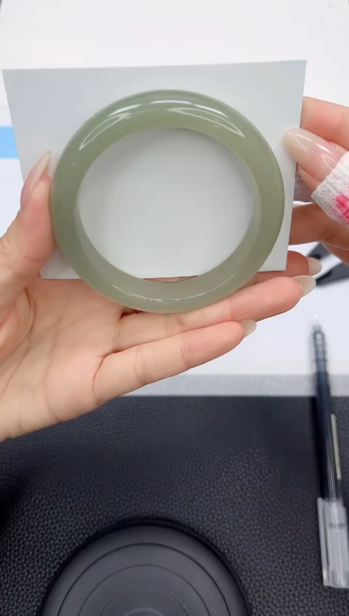 石英质玉手镯未镶嵌80-56.8