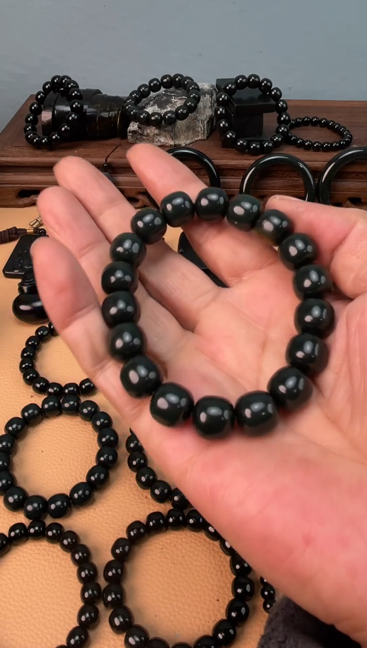 未镶嵌手串和田玉皮勒村老矿塔青卡12老型红皮