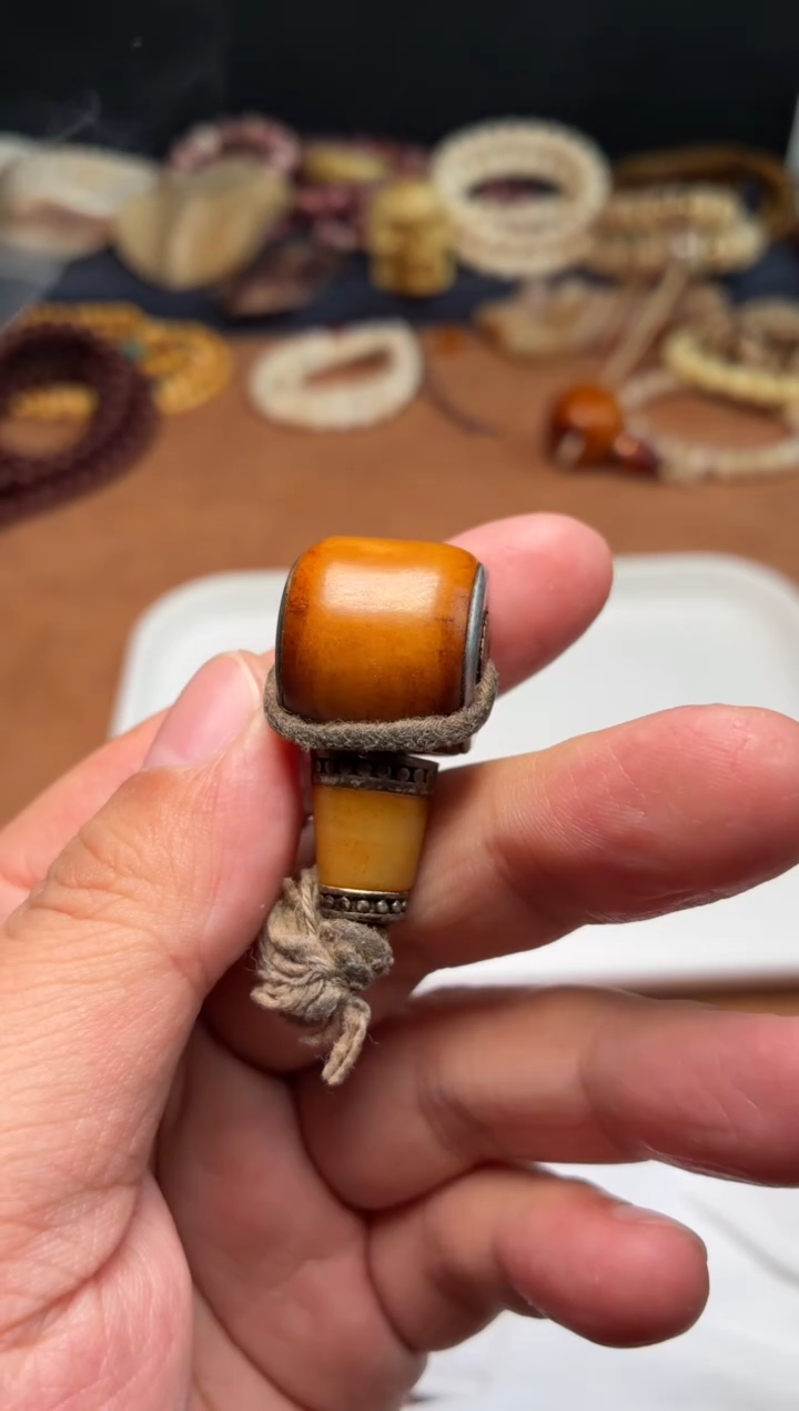 牛骨其他杂件503-玉化三通-有棕裂