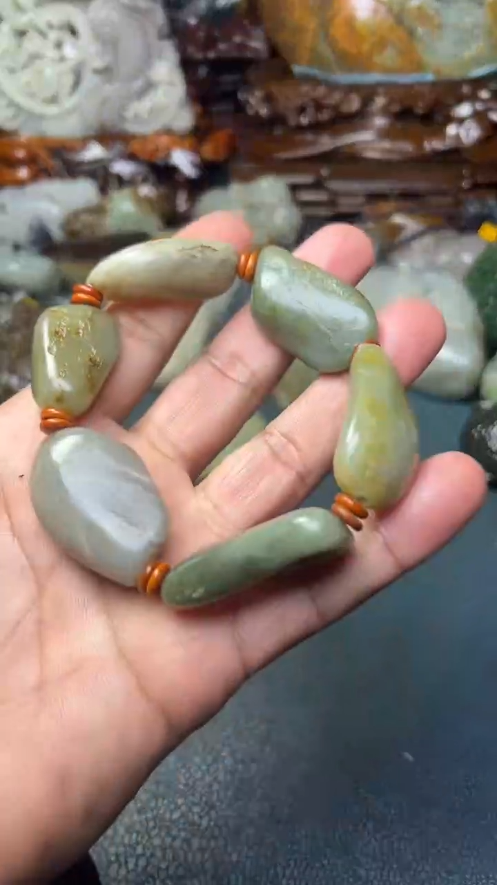 未镶嵌和田玉把件-