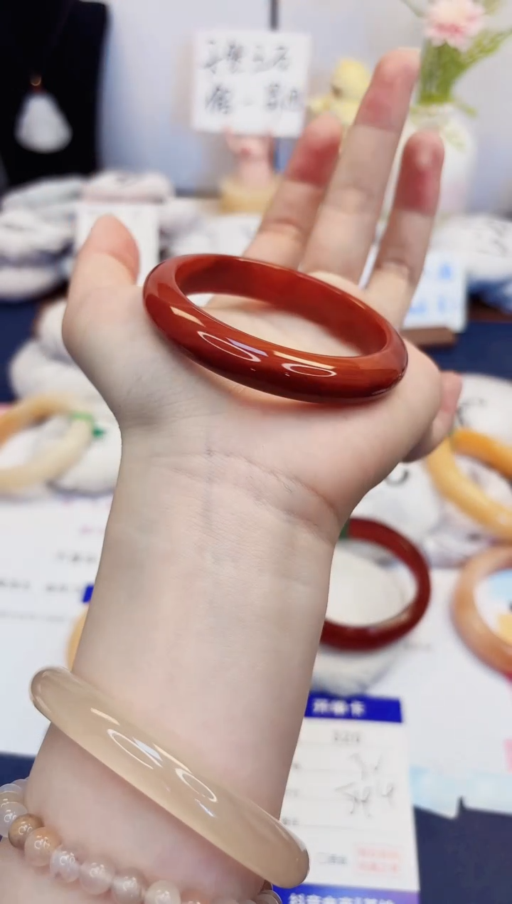 【闪购商品】石英质玉手镯未镶嵌320-玛瑙-圈口54