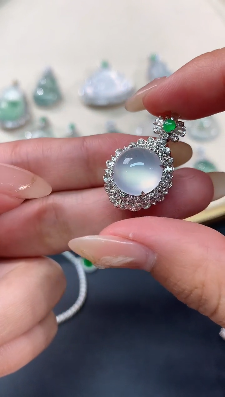 【闪购商品】翡翠吊坠(不含链)18K金镶嵌吊坠A180|25000