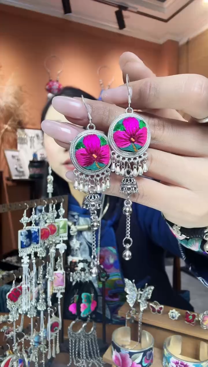 【闪购商品】刺绣纯手工民族风耳环