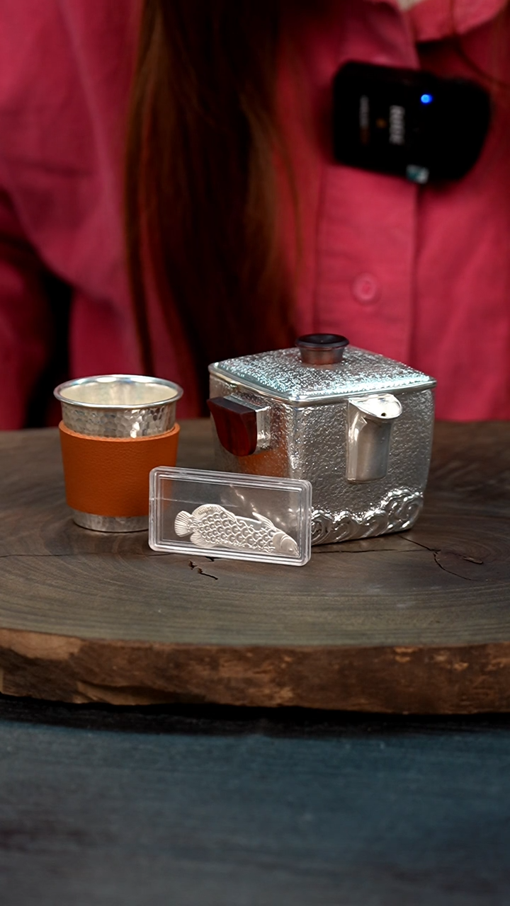 【闪购商品】手工锤纹银手抓壶+1杯子+银鱼