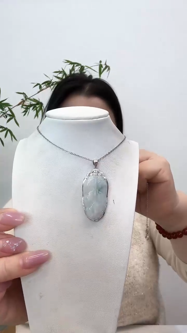 【闪购商品】翡翠吊坠(赠链)银S925镶嵌叶子