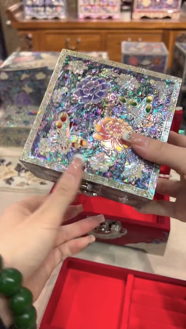 【闪购商品】白边红底·弘贝雅螺钿漆器文化馆