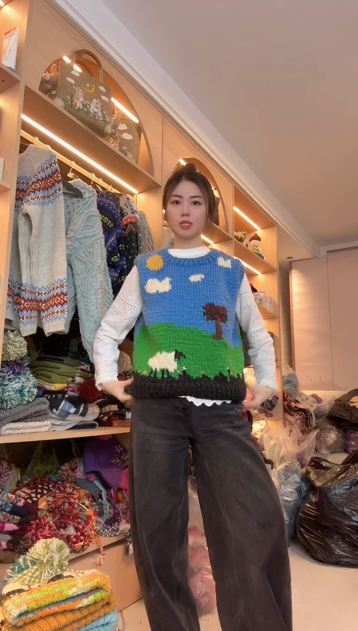 羊毛粗针蓝天白云小羊马甲