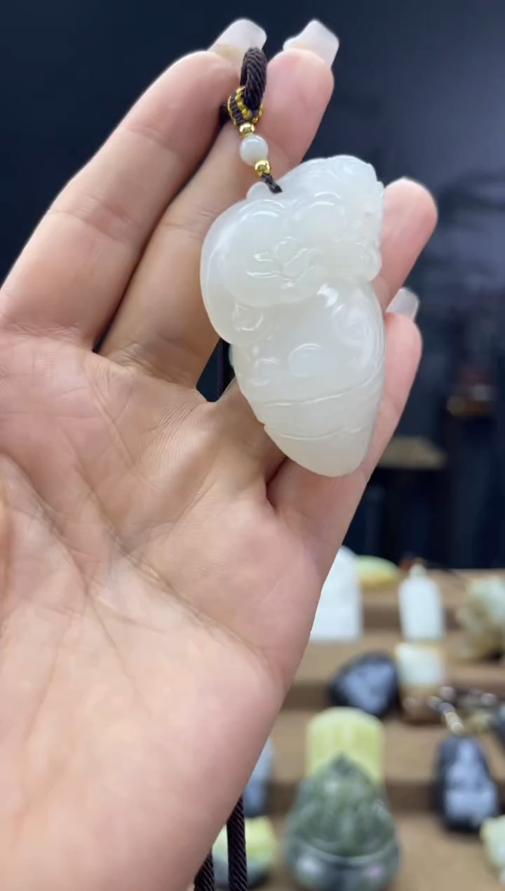 颈饰未镶嵌和田玉1