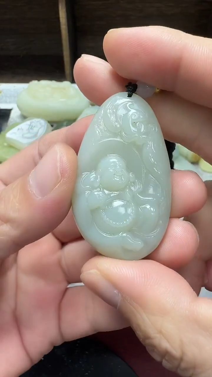 颈饰未镶嵌和田玉佛公