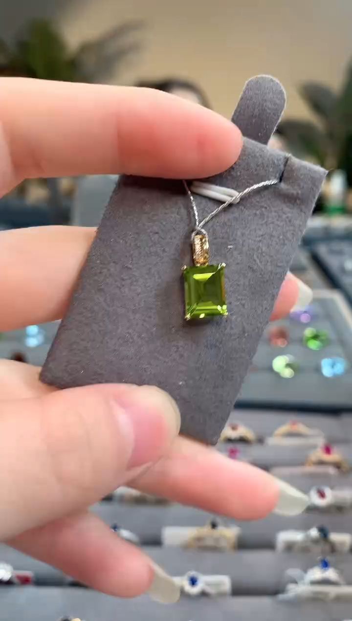 【闪购商品】橄榄石吊坠(不含链)18K金镶嵌橄榄石