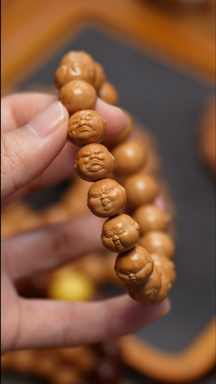 吊坠猴头核桃人生百态