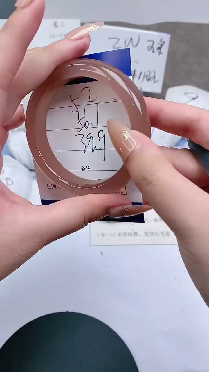 【闪购商品】石英质玉手镯未镶嵌55-57