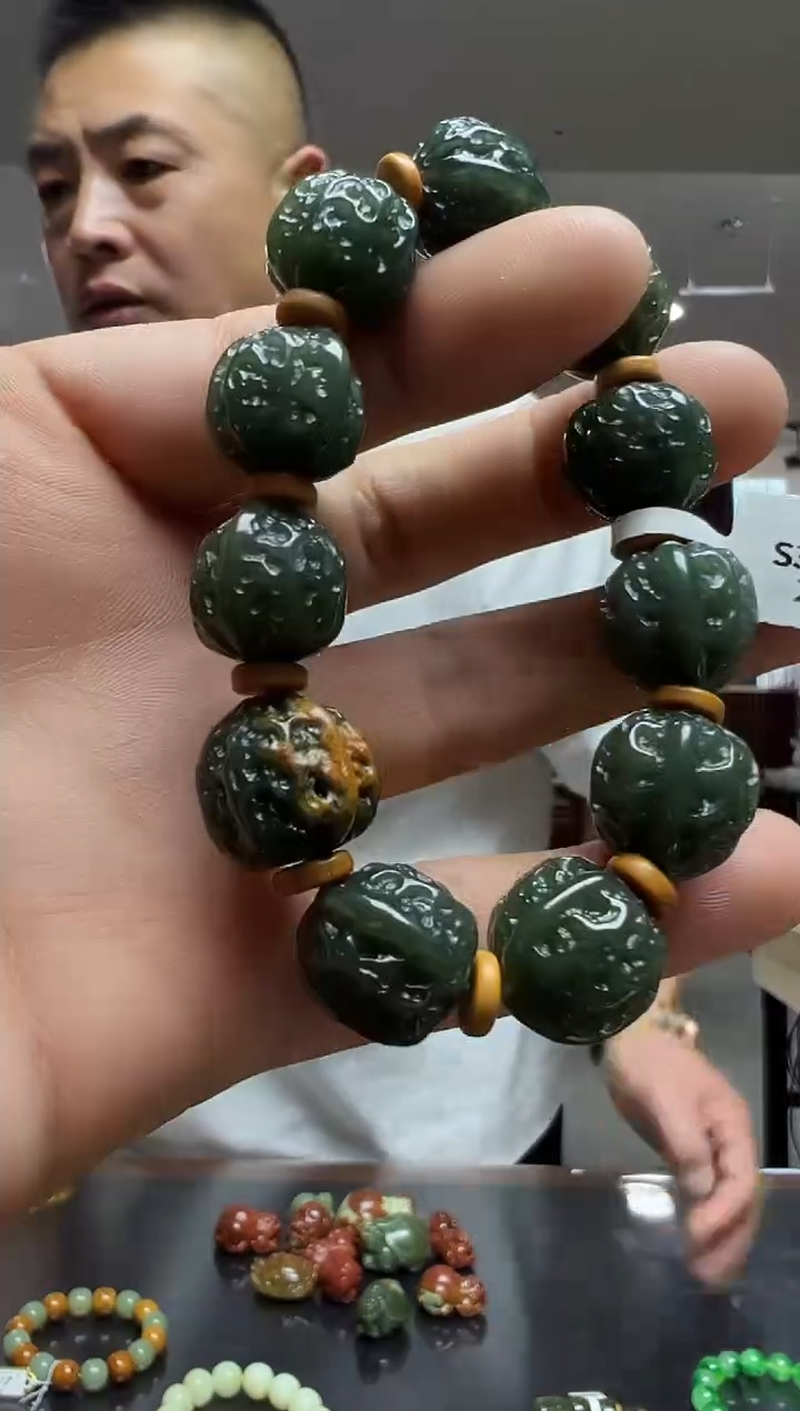 未镶嵌手链透闪石质玉多样性发货其中发一