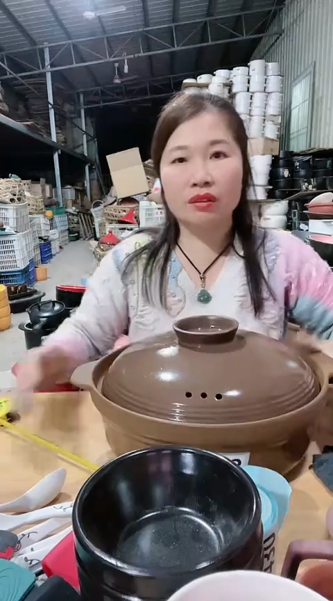 【闪购商品】142瑕疵紫砂锅带盖，，