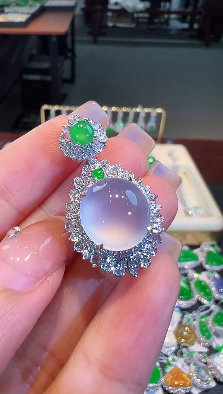 【闪购商品】翡翠吊坠(不含链)18K金镶嵌翡翠