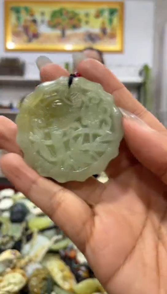 未镶嵌岫玉吊坠 